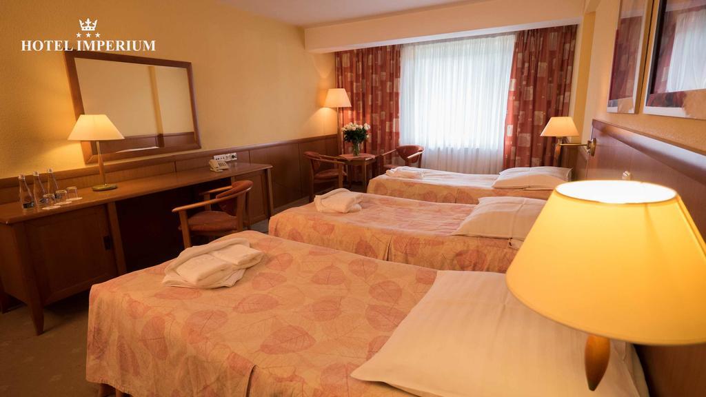 Hotel Imperium Pszczyna Buitenkant foto