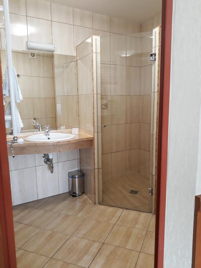Hotel Imperium Pszczyna Buitenkant foto