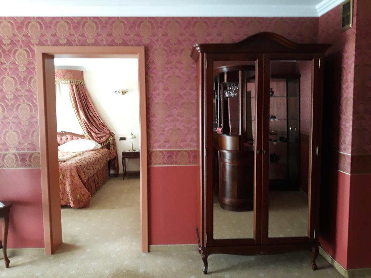 Hotel Imperium Pszczyna Buitenkant foto